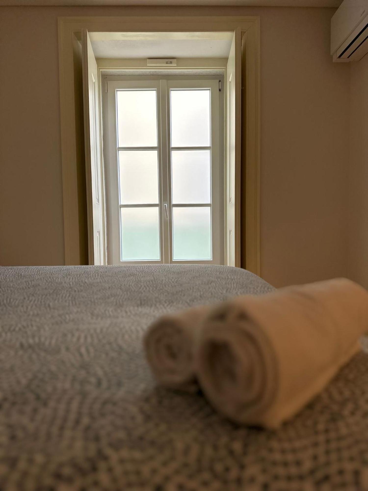 Central Bedroom In Shared House In Chiado - Historic Center Of Lisboa Eksteriør bilde